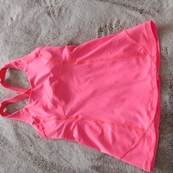 Lululemon tank - Picture 1 of 4